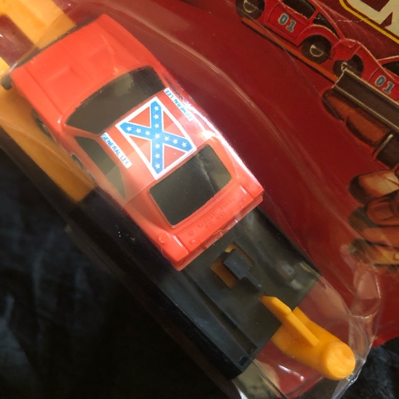 Knickerbocker Dukes of Hazzard Finger Racers Crash Cars Dodge Charger New in Box - Picture 6 of 14